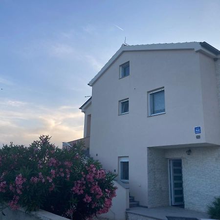 Apartman Hmelina Vrsi Buitenkant foto