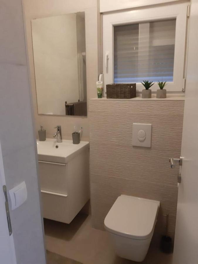 Apartman Hmelina Vrsi Buitenkant foto