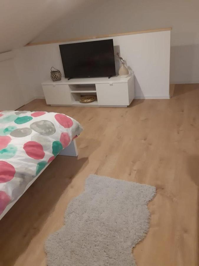 Apartman Hmelina Vrsi Buitenkant foto