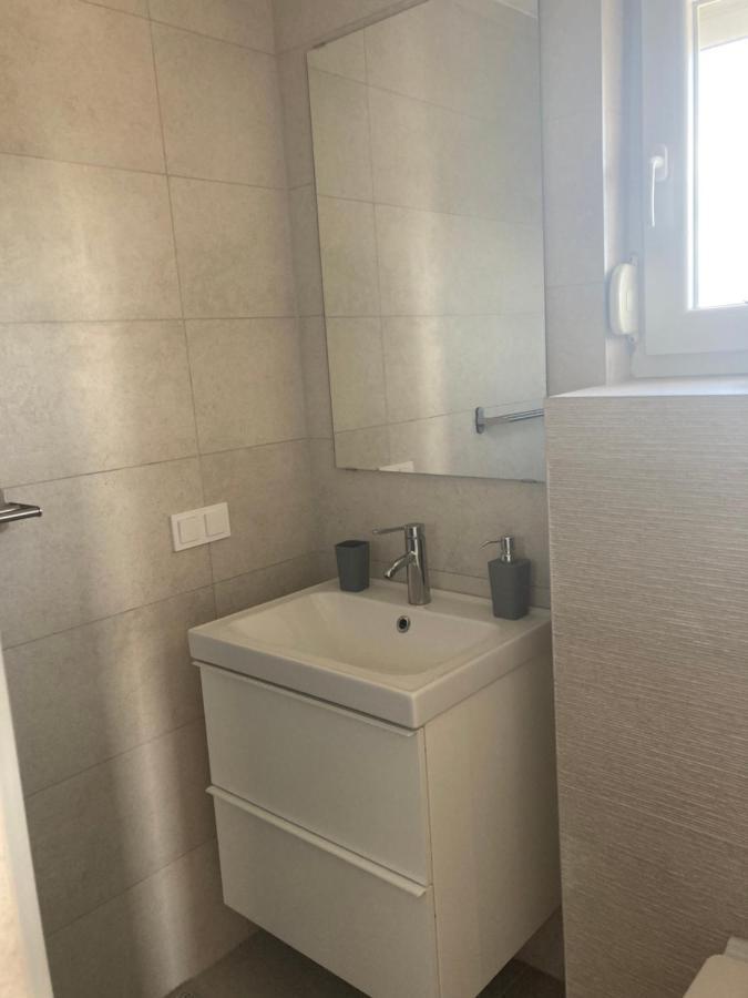 Apartman Hmelina Vrsi Buitenkant foto
