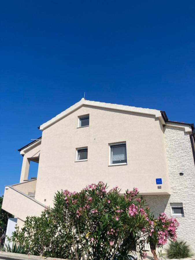 Apartman Hmelina Vrsi Buitenkant foto